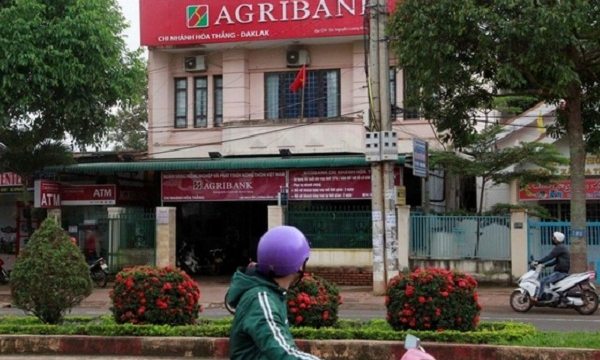 Đắk Lắk: Tên cướp táo tợn dùng súng cướp ngân hàng