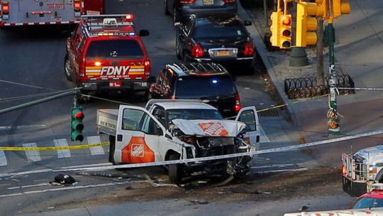 Hoa Kỳ: Xe tải lao vào đám đông ở New York, 1 người chết, 3 bị thương 
