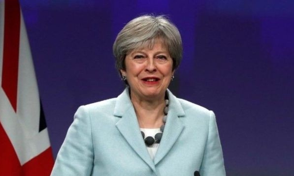 Anh - EU đạt thỏa thuận Brexit lúc mờ sáng: Thủ tướng May thoát hiểm