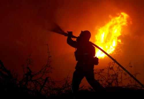 Hoa Kỳ: Cháy rừng tại California thiêu rụi diện tích bằng cả thành phố Chicago