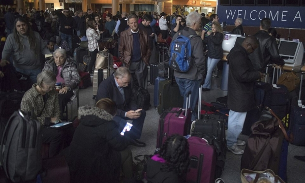 Hoa Kỳ: Sân bay tấp nập nhất thế giới mất điện, hàng ngàn hành khách bất bình