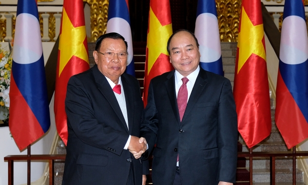 Thủ tướng Nguyễn Xuân Phúc hội kiến với Tổng Bí thư, Chủ tịch nước CHDCND Lào