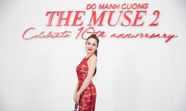 Hoa hậu Phương Lê tỏa sáng trên thảm đỏ trong show Đỗ Mạnh Cường