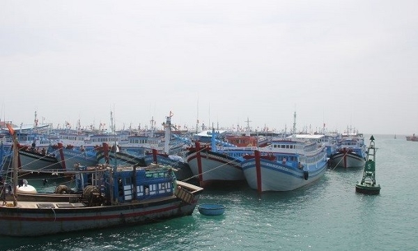 Bình Thuận: Cấm tàu thuyền ra khơi từ 10h ngày 3/1 tránh bão số 1