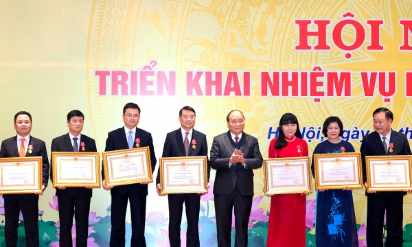 Thủ tướng Nguyễn Xuân Phúc dự hội nghị triển khai nhiệm vụ Ngành ngân hàng năm 2018