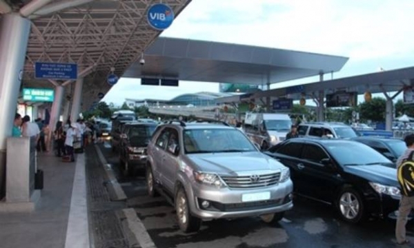 Thu phí ô tô vào sân bay: Thanh tra Chính phủ kết luận sai, Bộ GTVT vẫn 'quyết' cho thu