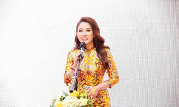Hoa hậu Xuân Hương, Á hậu Tú Anh rạng rỡ dự sự kiện