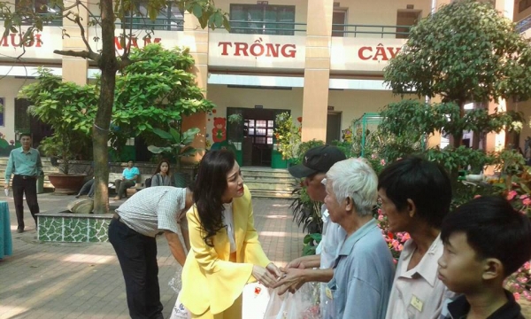 VWS trao quà Tết cho người dân bốn xã ở huyện Bình Chánh 