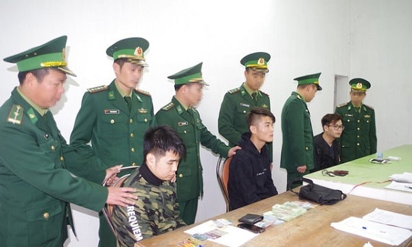 Quảng Ninh: Bắt giữ ba người Trung Quốc rút tiền bằng thẻ ATM giả