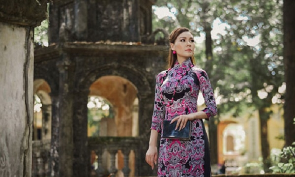 Kỳ Phương Uyên nền nã hóa phụ nữ Việt Nam xưa trong triển lãm ảnh'Tôi yêu Áo dài'