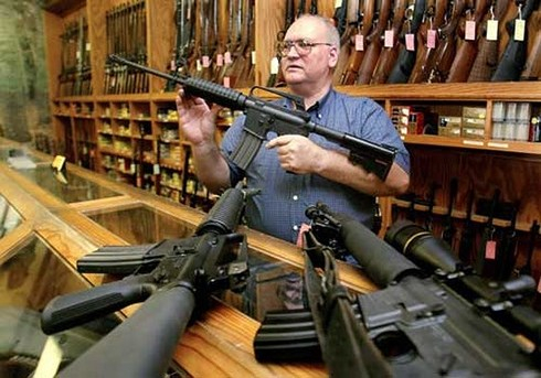 Hoa Kỳ: Thống đốc Florida Scott ký thông qua Dự luật kiểm soát súng đạn