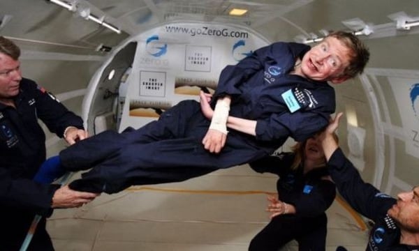 Vì sao Stephen Hawking 'là người Anh vĩ đại'?
