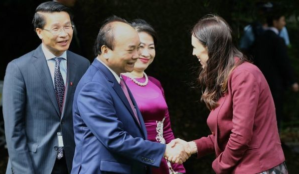 Việt Nam ký đối tác chiến lược, Indonesia mời Australia gia nhập ASEAN