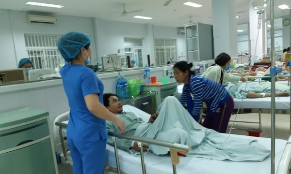 Quảng Nam: Một bệnh nhân nghi ngộ độc rượu có nguy cơ bị mù mắt
