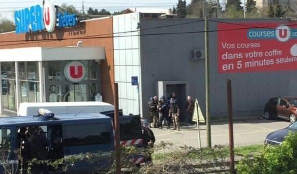 Pháp: Thành viên IS bắt cóc con tin trong siêu thị Trèbes đã bị bắn chết