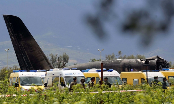 Algeria: Máy bay quân sự rơi, 257 người thiệt mạng