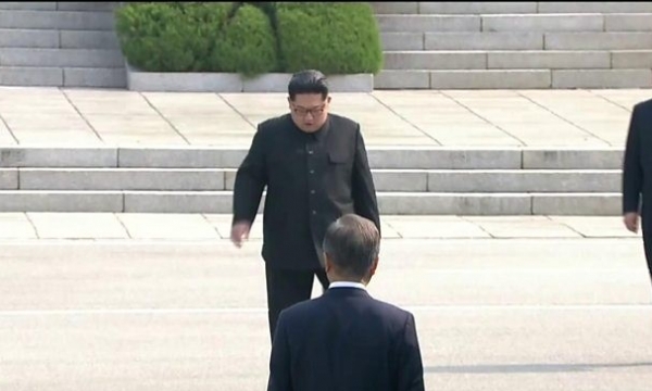 Truyền thông Triều Tiên ca ngợi “cuộc gặp gỡ lịch sử'” Kim-Moon