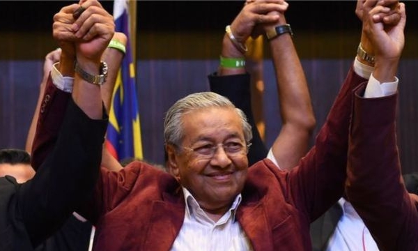 Bầu cử Malaysia: Cựu Thủ tướng Mahathir 92 tuổi chiến thắng áp đảo