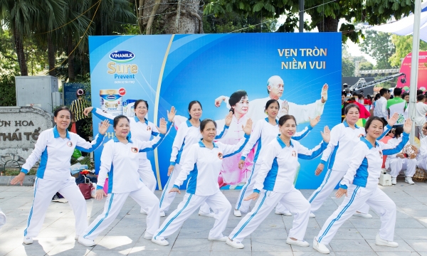 Vinamilk Sure Prevent đồng hành phong trào rèn luyện sức khỏe người cao tuổi tại Hà Nội