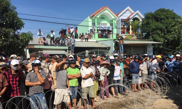 Quảng Nam: Hộ dân “chống” cưỡng chế bất ngờ tự nguyện tháo dỡ nhà, bàn giao mặt bằng