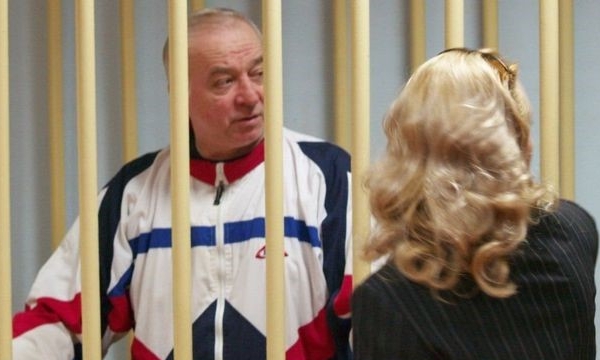 Hai cha con cựu điệp viên Nga Skripal bị đầu độc đã được cứu ra sao?
