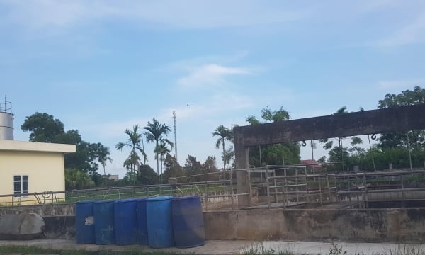 Nước sinh hoạt đen như nước cống ở Nam Định: Công ty cấp nước đổ lỗi cho đường ống han gỉ!