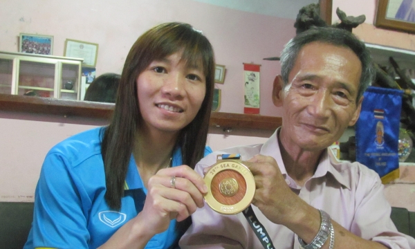 Sau ánh vinh quang của nữ tiền vệ bóng đá Sea Games 29 người Quảng Nam
