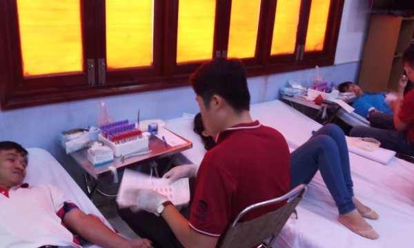 Nhân viên Bibica tặng 200 đơn vị máu
