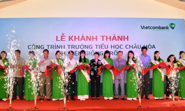 Khánh thành Trường Tiểu học Châu Hòa (Bến Tre) do Vietcombank tài trợ 