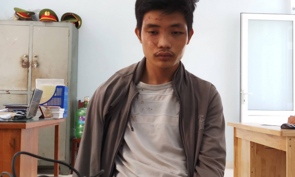 Đà Nẵng: Bắt thanh niên táo tợn áp sát xe máy, giật điện thoại