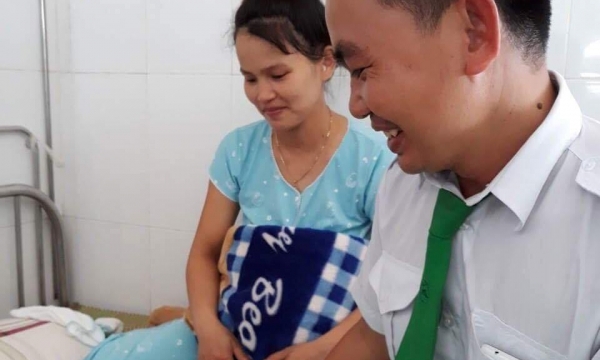 Quảng Nam: Tài xế đỡ đẻ cho sản phụ ngay trên xe taxi