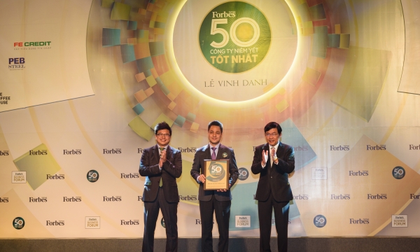 Vietcombank 6 năm liên tiếp nằm trong Top 50 công ty niêm yết tốt nhất Việt Nam