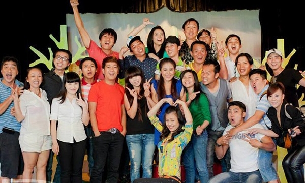 Đạo diễn Nguyễn Nhật Trung bật khóc khi sân khấu kịch “Nụ cười mới” đóng cửa