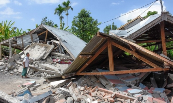 Indonesia: Động đất 7 độ Richter, 82 người chết, cảnh báo thảm họa sóng thần