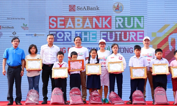 Giải chạy “Cộng đồng chạy vì tương lai” gây quỹ học bổng cho trẻ em nghèo hiếu học