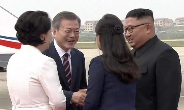 Thượng đỉnh liên Triều lần 3: Hai nhà lãnh đạo đón nhau tại sân bay
