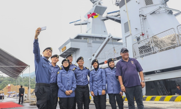 Đà Nẵng: Đón tàu Hải quân Brunei mang tên KDB DARUTTAQWA.