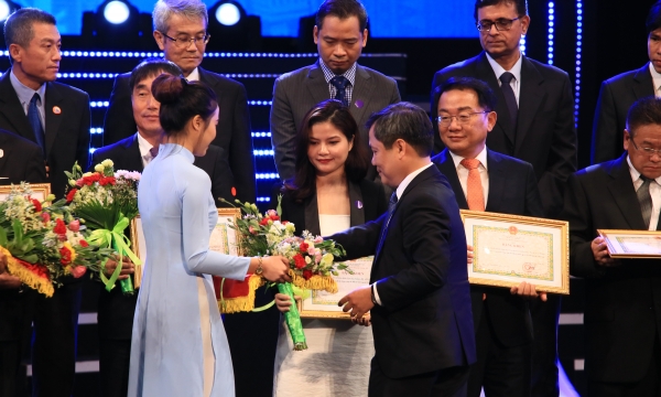 Nestlé Việt Nam nhận Bằng khen về thành tích xuất sắc trong hoạt động đầu tư