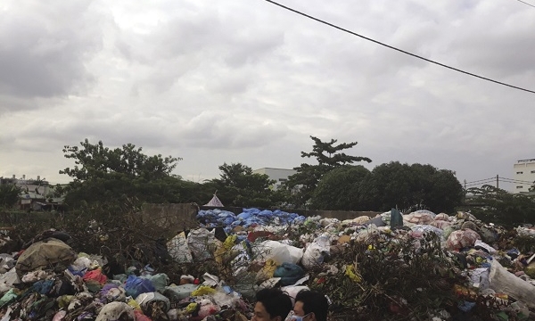 TP.HCM: Dân kêu trời vì bô rác Tam Bình!