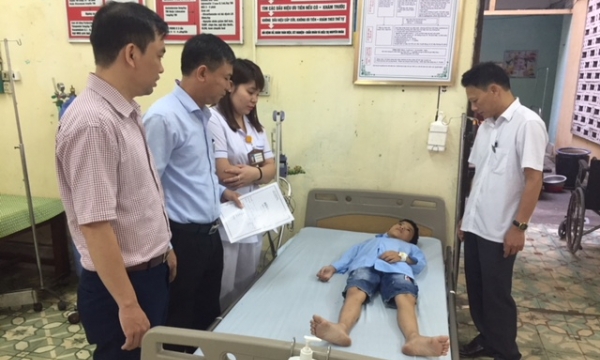 Vụ ngộ độc khiến 300 học sinh nhập viện: Phạt 30 triệ đồng với trường Tiểu học Đinh Tiên Hoàng
