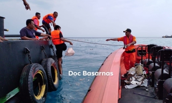 Indonesia: Máy bay Boeing 737 MAX 8 chở 188 người rơi xuống biển