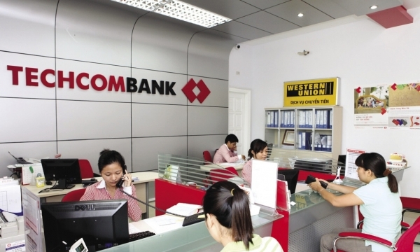 Techcombank: Tăng trưởng nhanh nhưng lo về nợ xấu