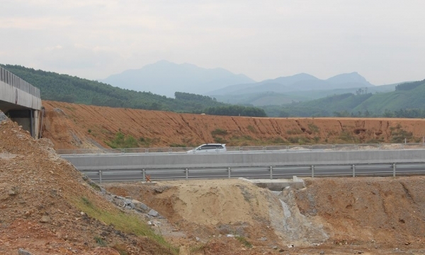 VEC 'hé lộ' nguyên nhân gây sụt lún đường cao tốc Dung Quất (Quảng Ngãi) không phải do chất lượng công trình