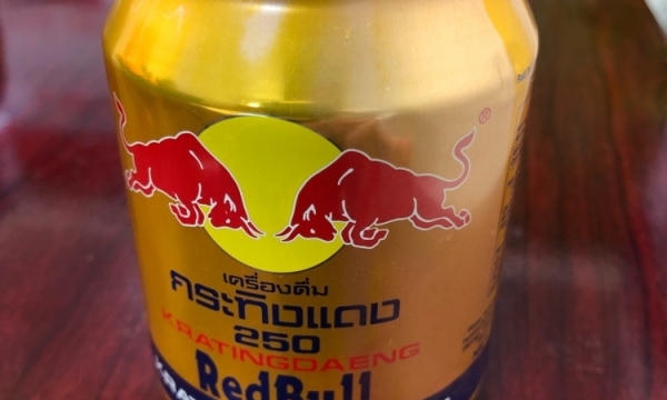 Công ty Red Bull: Vỏ lon nước đổi màu “bất thường”, không thể kết luận được gì?