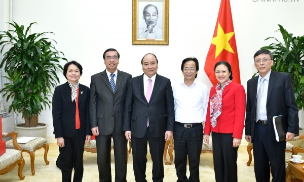 Thủ tướng Chính phủ tiếp Đại sứ Nguyễn Phú Bình, Chủ tịch Hội liên lạc với người Việt Nam ở nước ngoài 