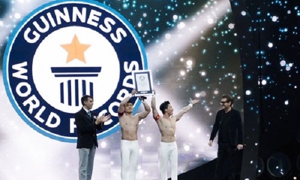 Quốc Cơ, Quốc Nghiệp xác lập kỷ lục Guinness Thế giới mới tại Italy
