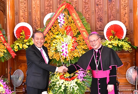 Phó Thủ tướng Trương Hòa Bình chúc mừng Giáng sinh tại Thừa Thiên Huế