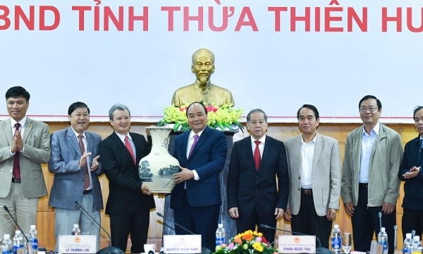 Thủ tướng Nguyễn Xuân Phúc kiểm tra công tác chuẩn bị Tết Nguyên đán tại Thừa Thiên – Huế