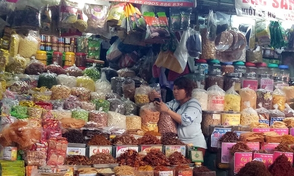 Thị trường bánh, kẹo, mứt Tết ở Đà Nẵng chuộng hàng trong nước