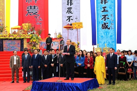 Phó Thủ tướng Trương Hòa Bình xuống đồng cày Tịch điền